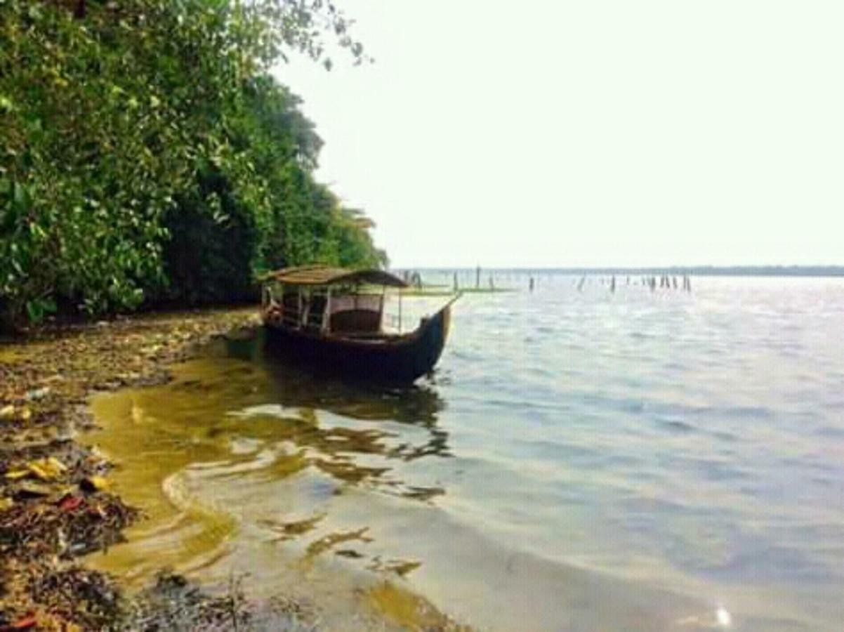 Rajatheeram Beach Homestay & Backwater Cruise Alleppey Alappuzha Dış mekan fotoğraf